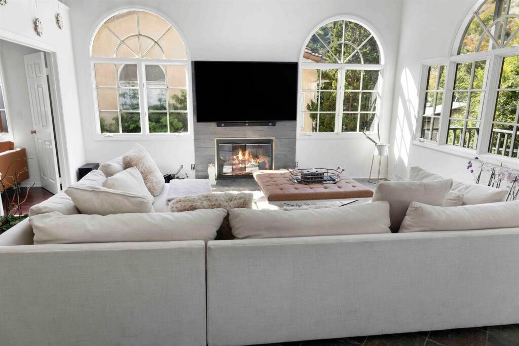Stunning Mediterranean Mansion In Laurel Canyon Los Angeles Buitenkant foto